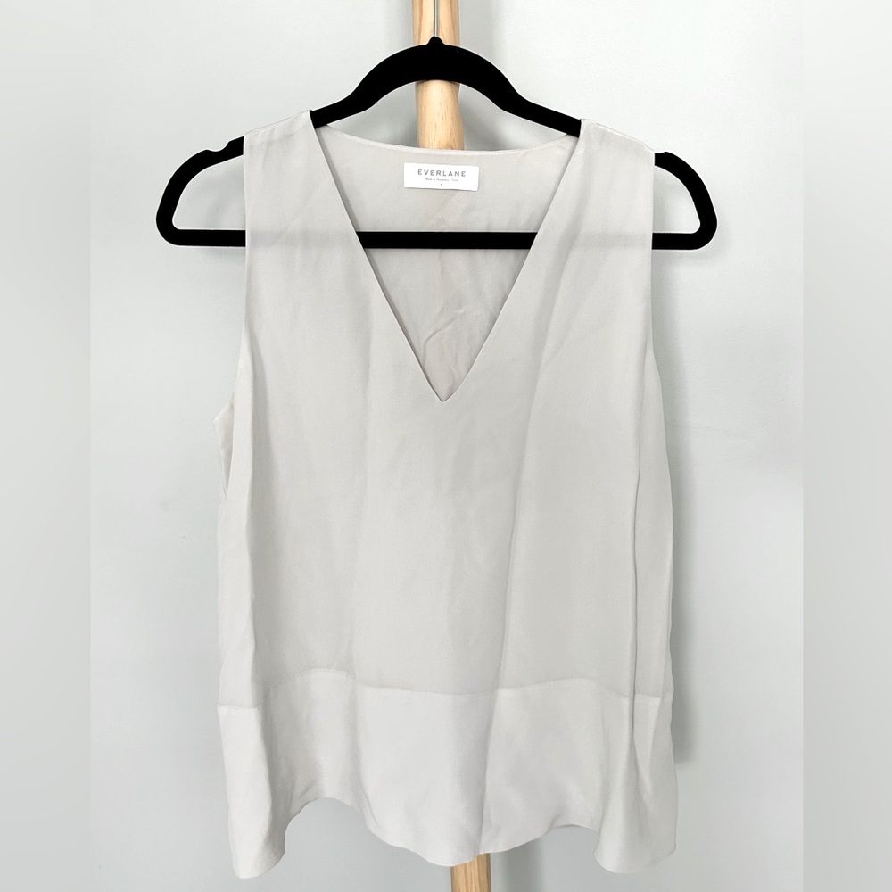 Everlane Sleeveless V-neck Silk Blouse Grayish White